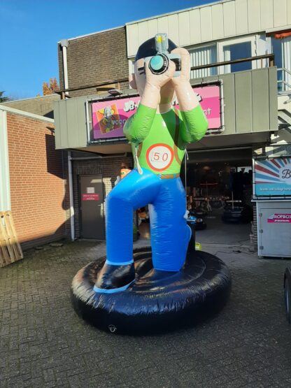 abraham pop met camera